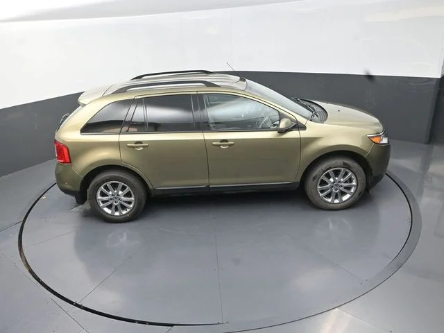 Used 2013  Ford SEL image 30