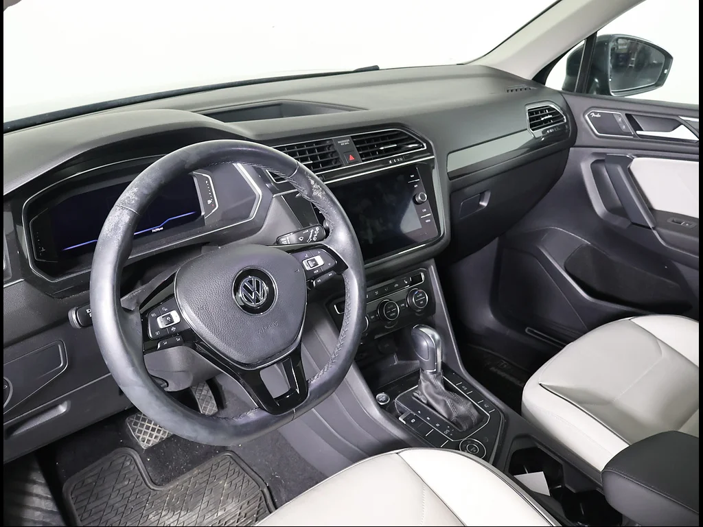 Used 2019 Dark Moss Green Metallic Volkswagen 2.0T SEL Premium 4Motion image 6