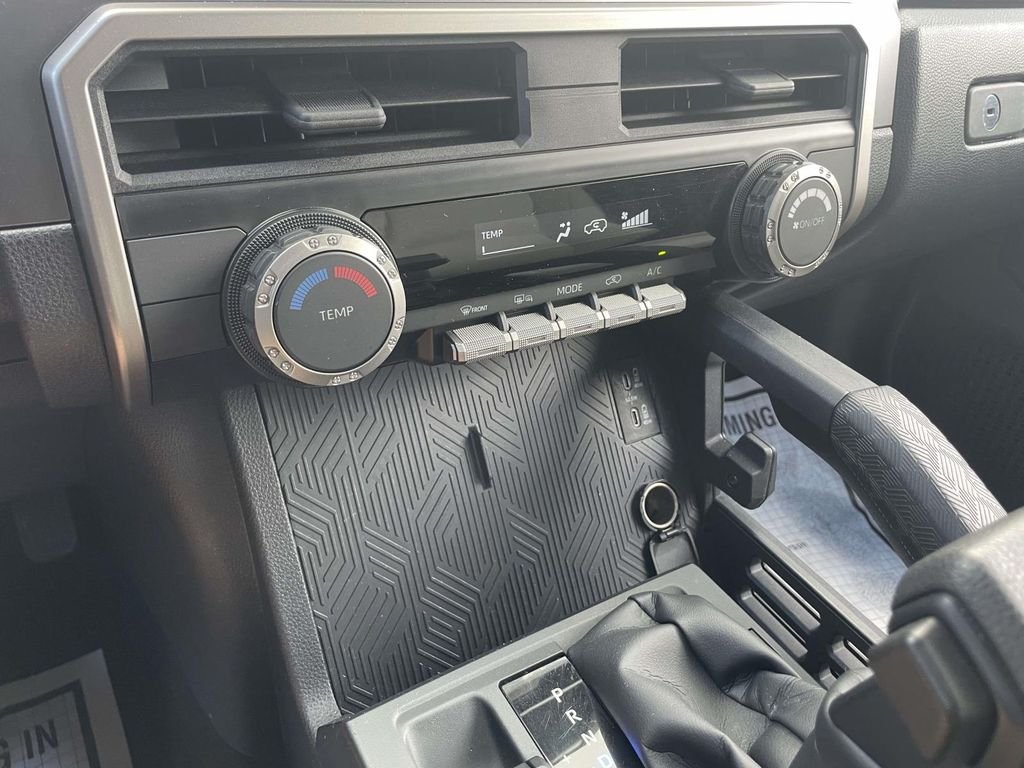 Used 2025 Cutting Edge Toyota SR5 image 21