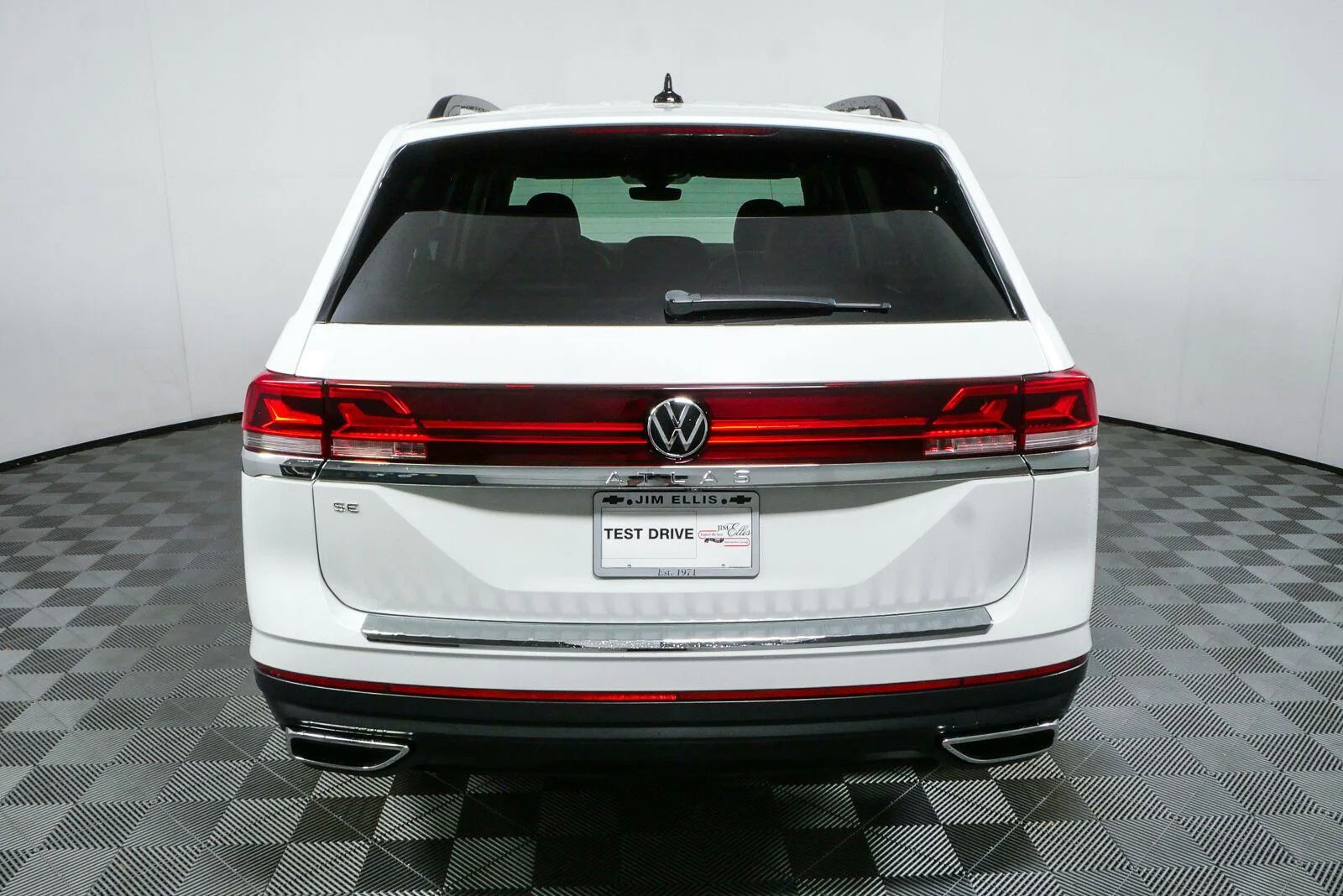 Certified Used 2024 Pure White Volkswagen 2.0T SE image 27