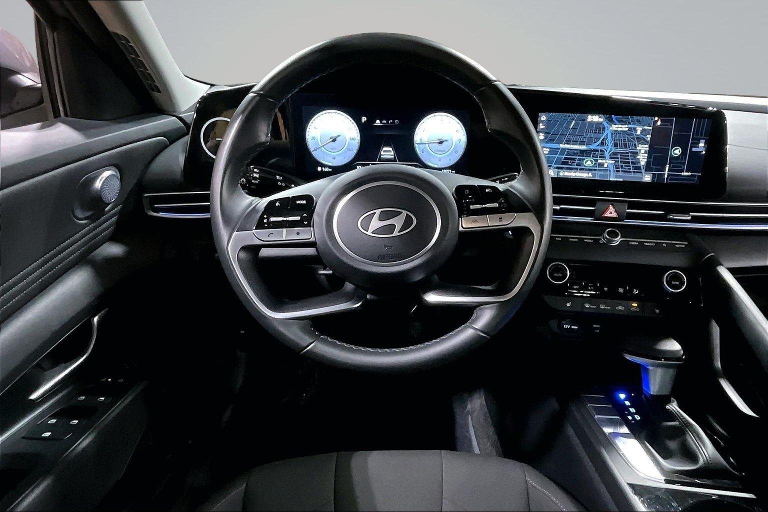 Used 2025 Fluid Metal Hyundai SEL Convenience image 6