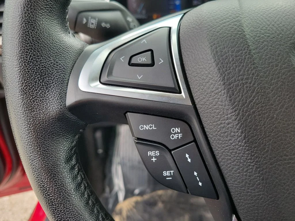 Used 2020 Red Ford SEL image 21