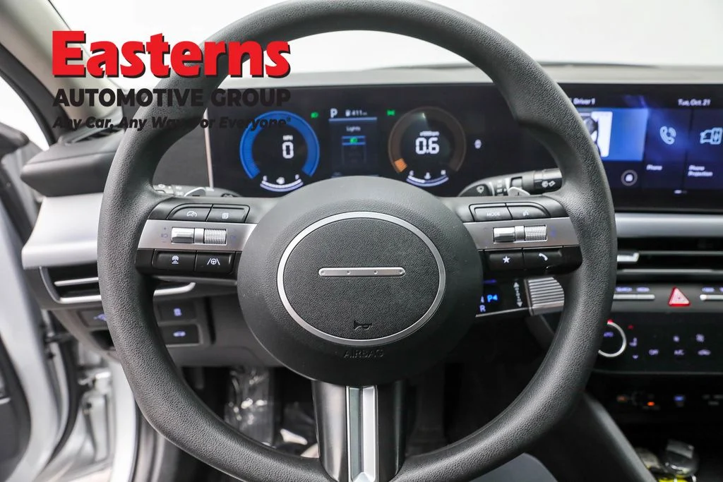 Used 2024 Silver Hyundai SEL image 10