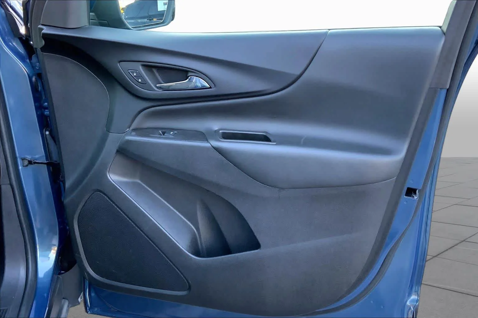 Used 2024 Lakeshore Blue Metallic Chevrolet LT image 20