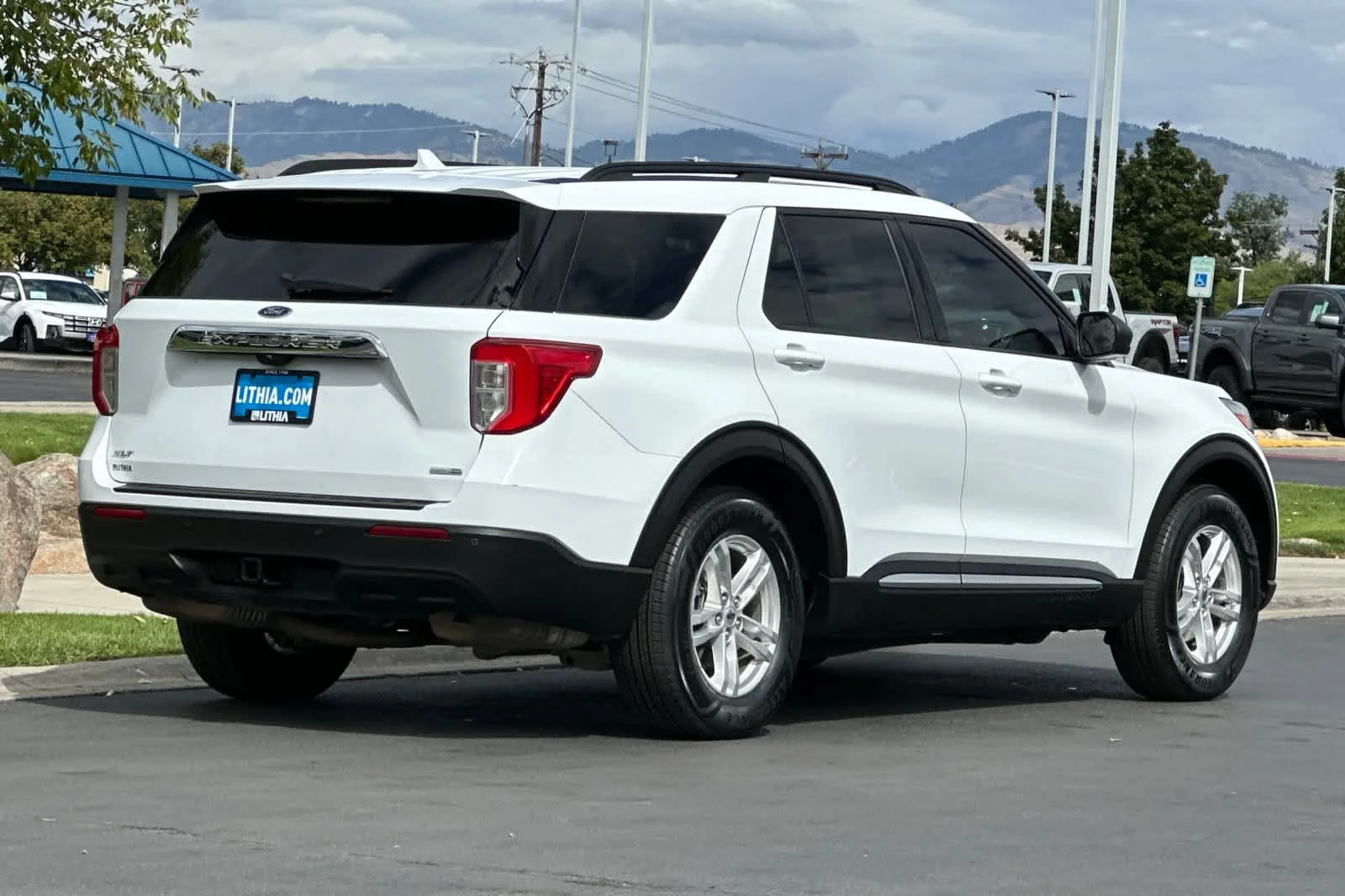 Used 2020 Oxford White Ford XLT image 2