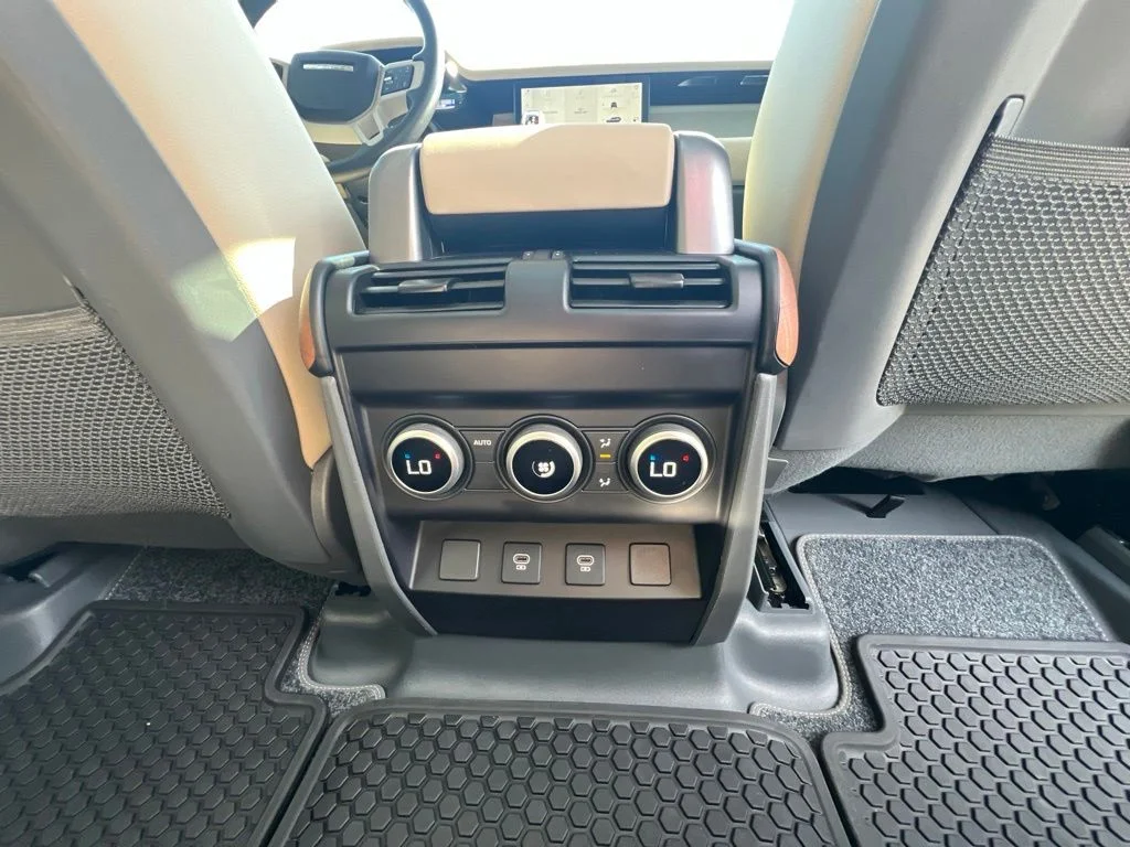 Used 2024 Green Land Rover S image 26