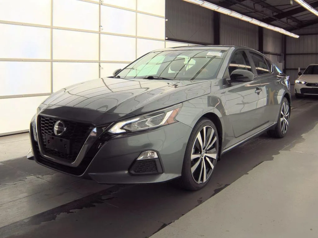 Used 2021 Gray Nissan 2.5 SR image 1