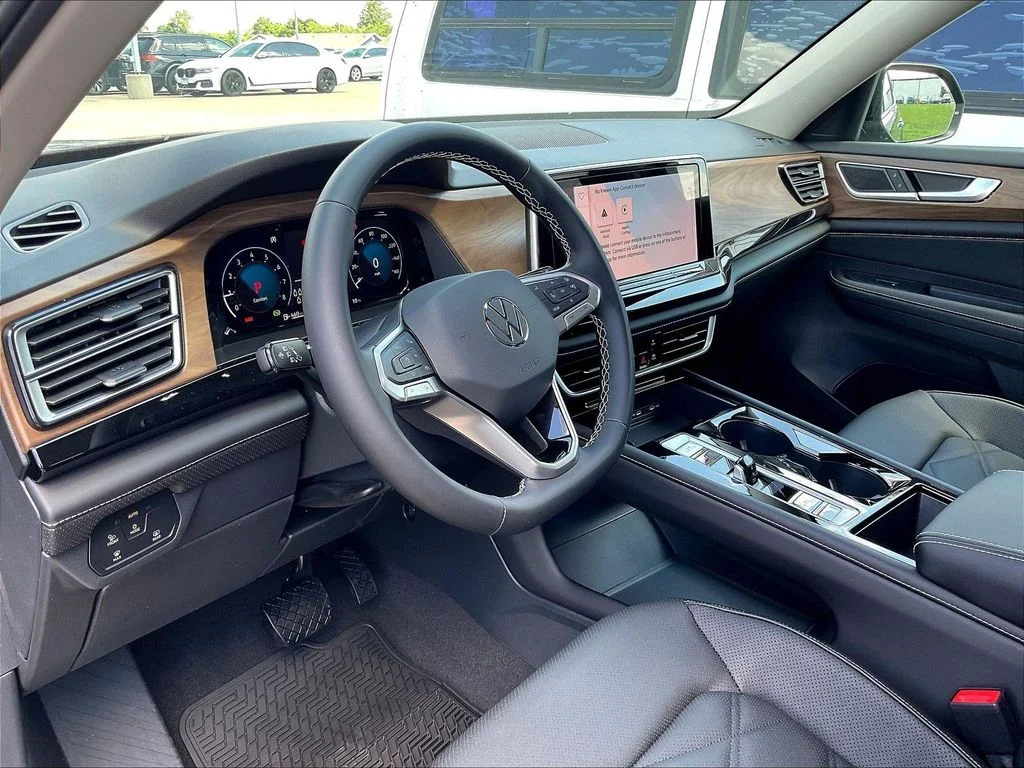 New 2026 Black Volkswagen SE w/Technology image 33