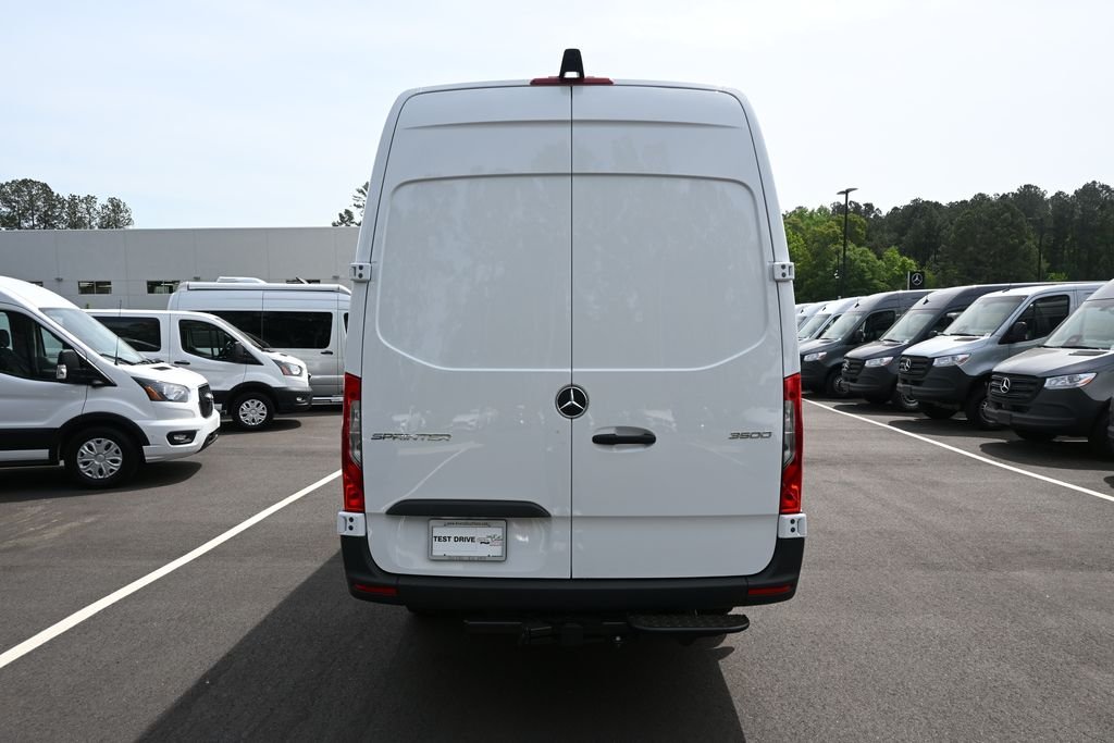 New 2026 Arctic White Mercedes-Benz Cargo 170 WB image 27