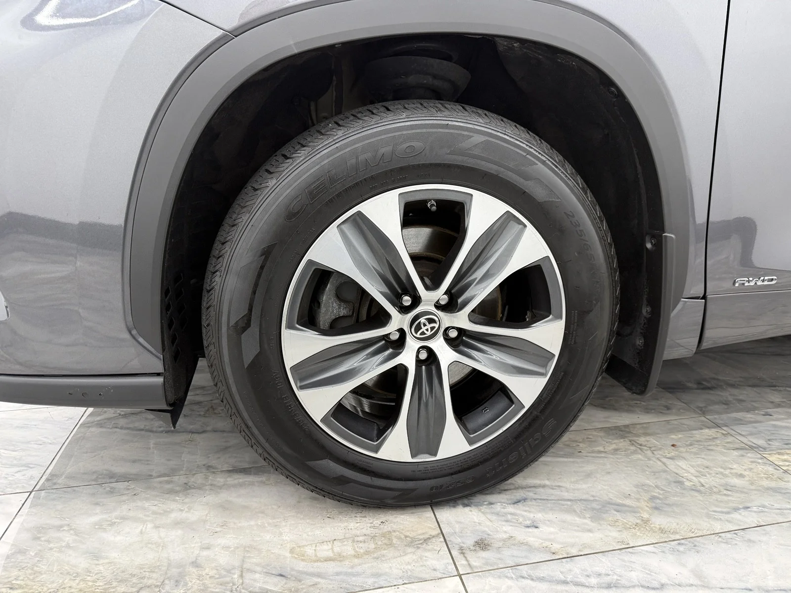 Used 2022 Magnetic Gray Metallic Toyota Hybrid XLE AWD image 13