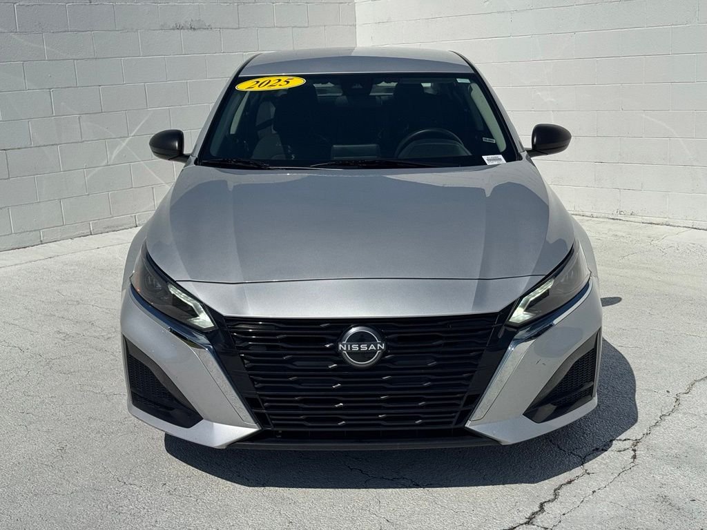 Used 2025 Silver Nissan 2.5 SV image 6