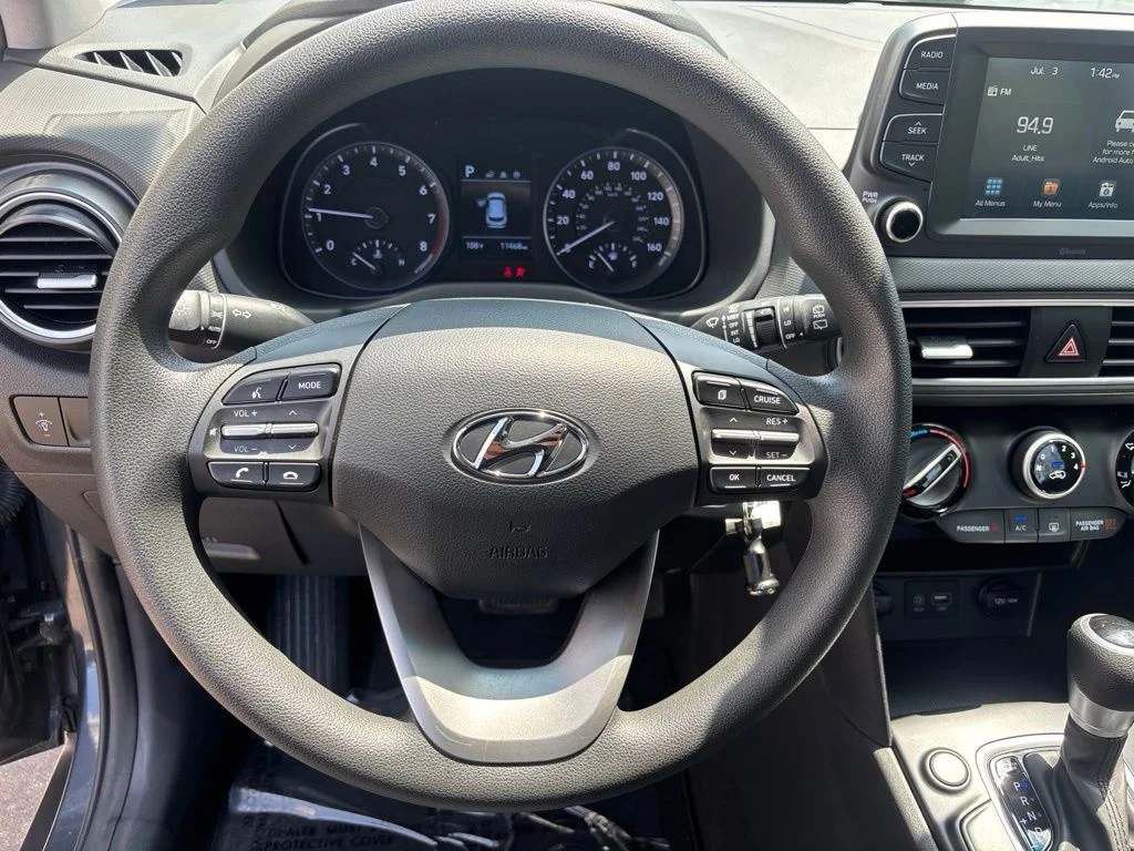 Used 2020 Gray Hyundai SE image 11