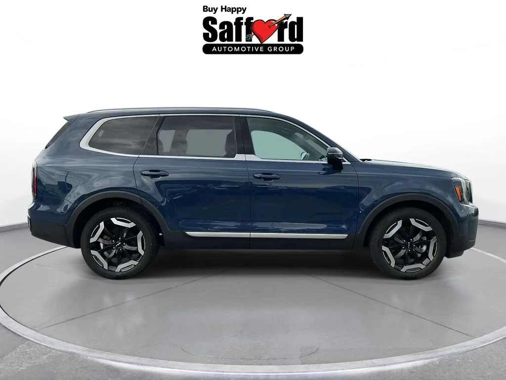 Used 2023 Black Kia EX image 8