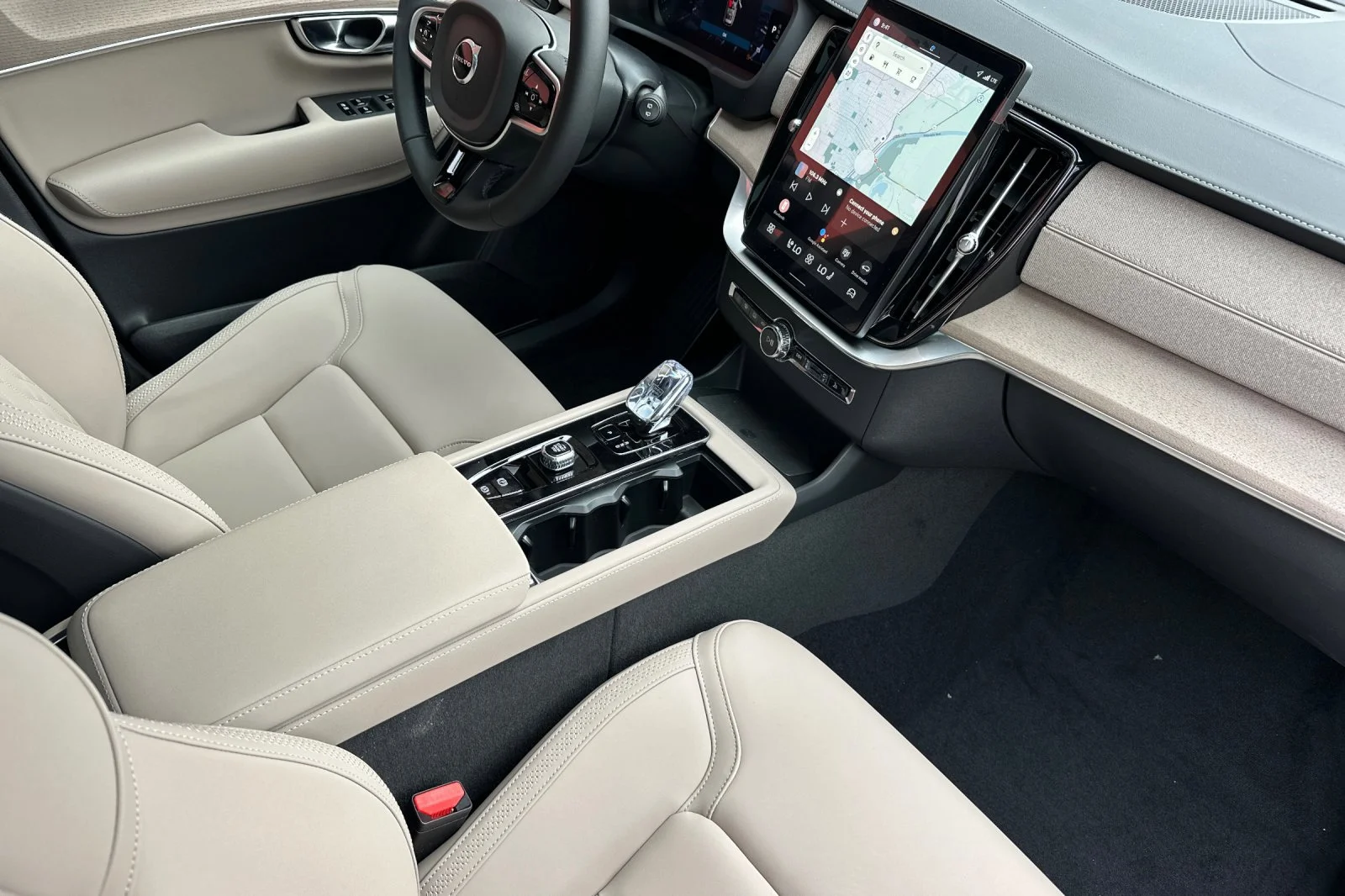 2026 Volvo XC90 Plus - Photo 14