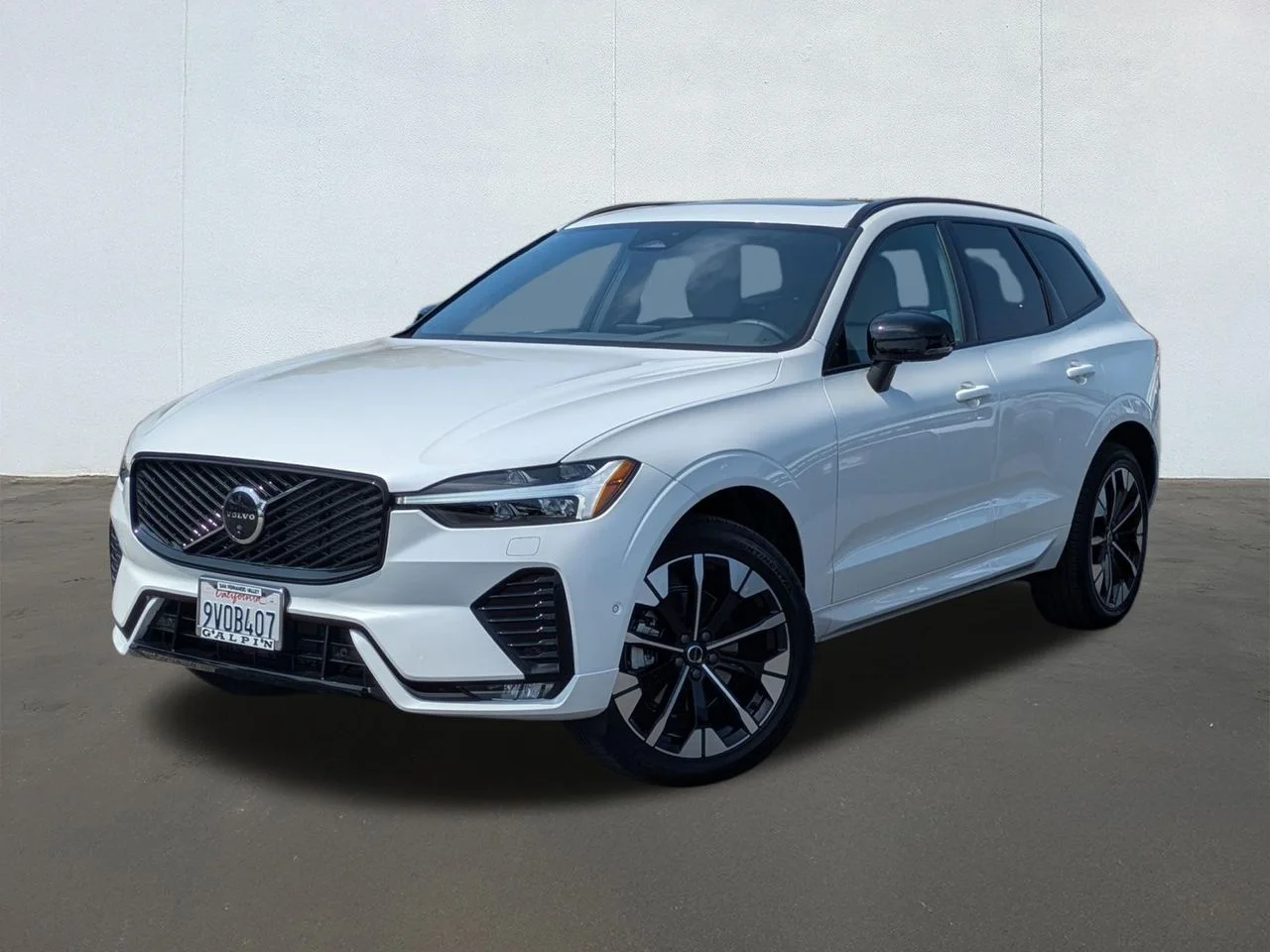 2026 Volvo XC60 B5 Plus Dark AWD's photo