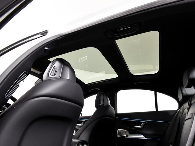 New 2026 MANUFAKTUR Moonlight White Metallic Mercedes-Benz E 53 AMG® image 102