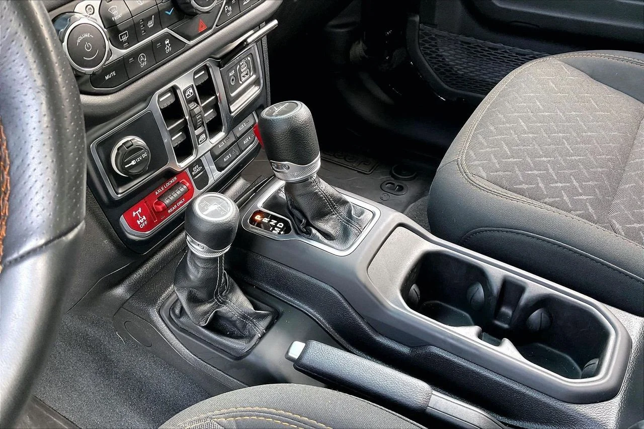 Certified Used 2024 Black Jeep Mojave image 31