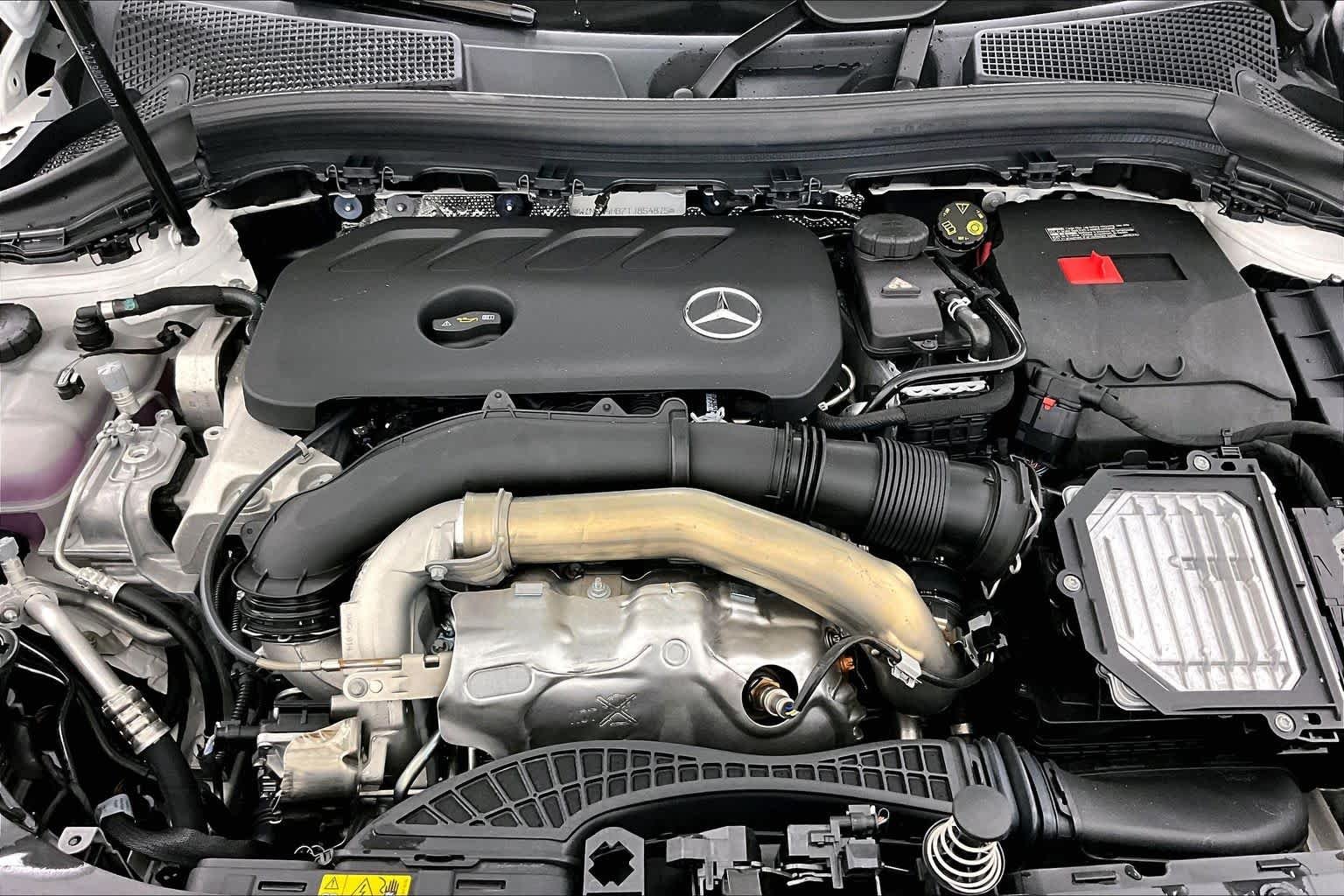 New 2026 Polar White Mercedes-Benz GLA 250 image 16