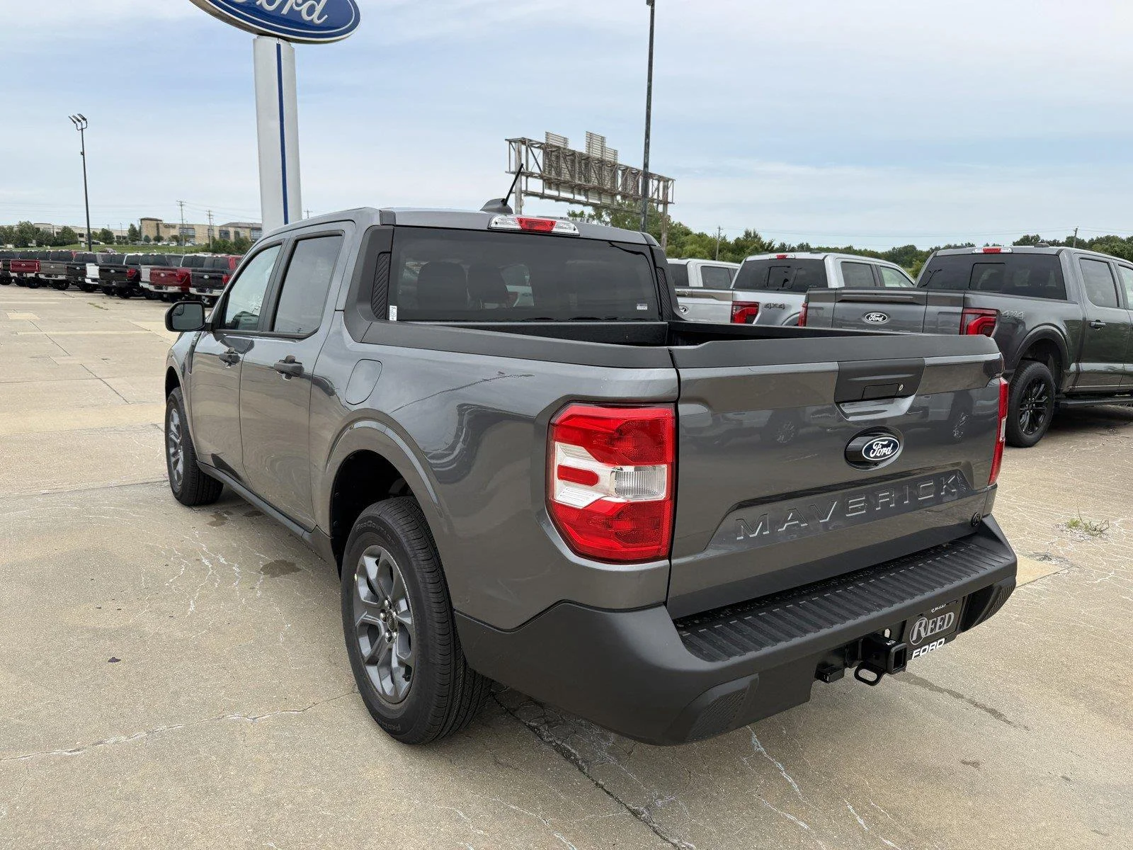 New 2026 Carbonized Gray Metallic Ford XLT image 7