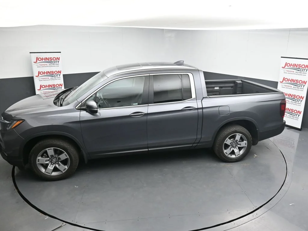 Used 2024  Honda RTL image 27