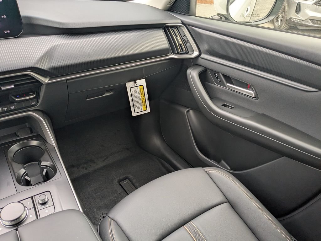 New 2026 White Mazda 3.3 Turbo Select image 16