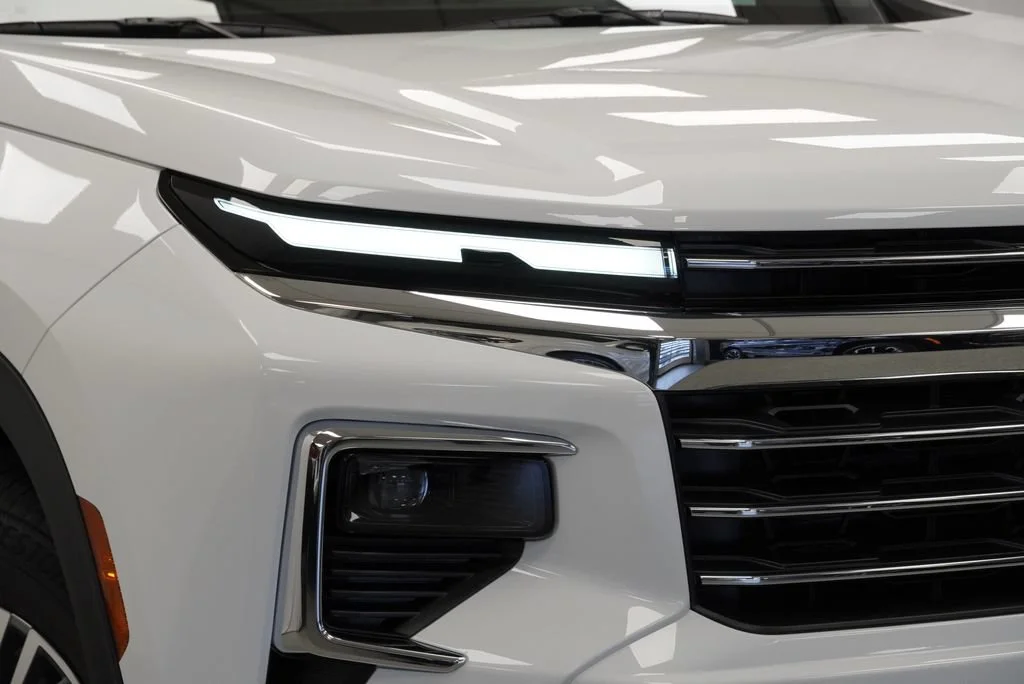 New 2027 Summit White Chevrolet LT image 31