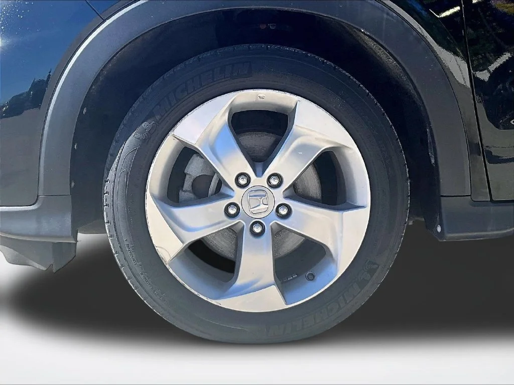 Used 2019 Black Honda LX image 9