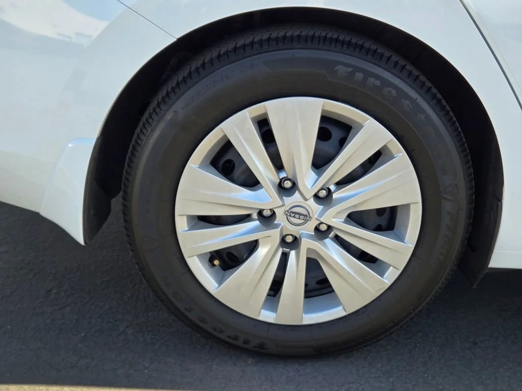 Used 2025 Fresh Powder Nissan S image 4