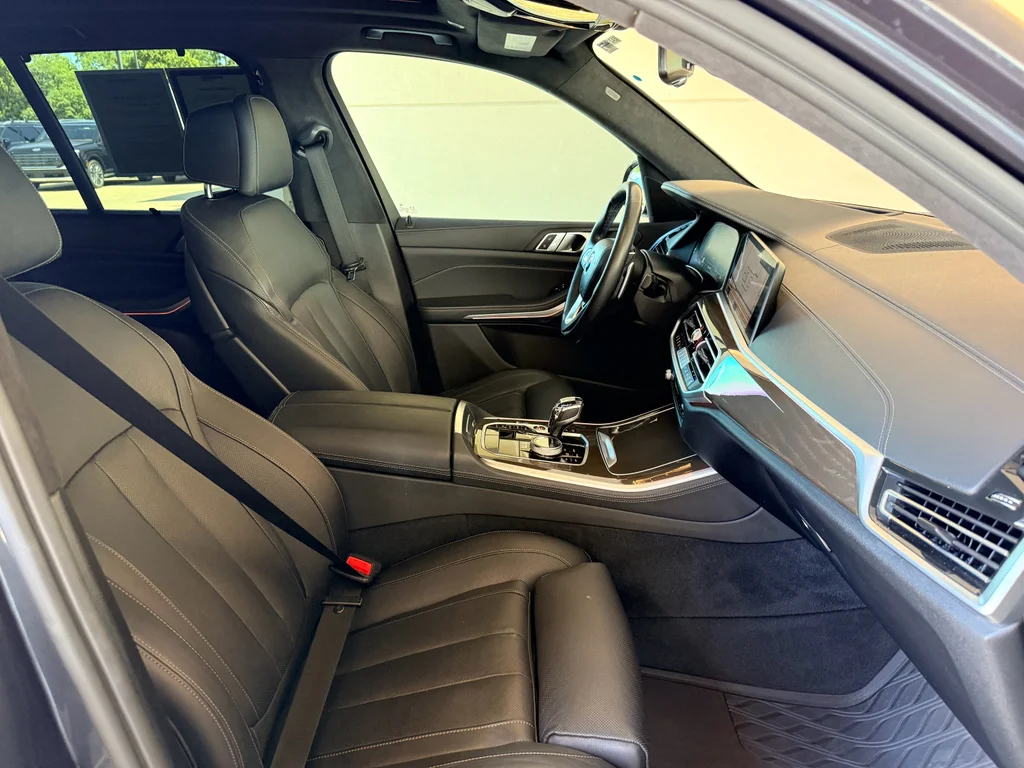 Used 2022 Arctic Grey Metallic BMW xDrive40i image 13