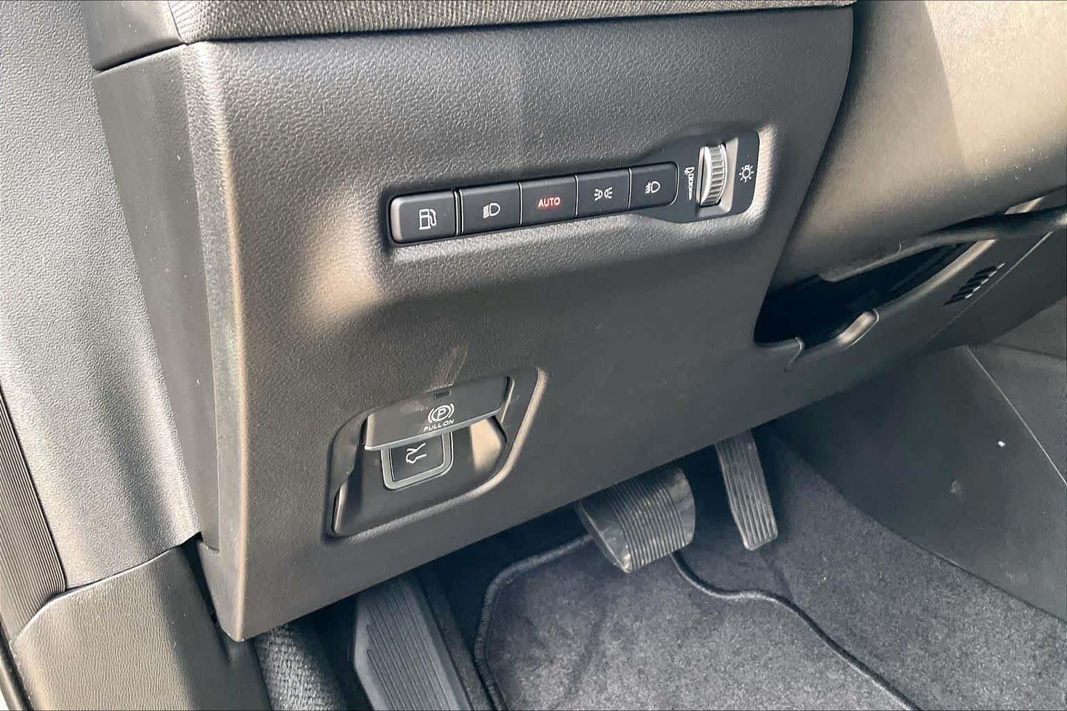 New 2026 Sting-Gray Clear-Coat Exterior Paint Jeep Laredo image 17