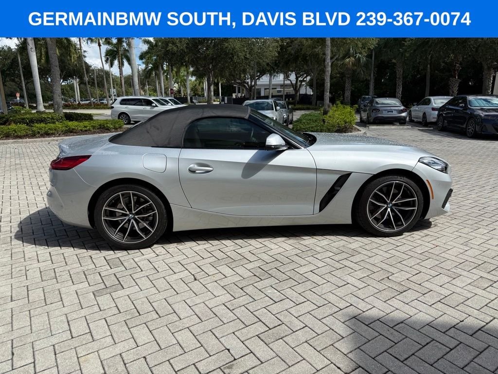 Used 2021 Glacier Silver Metallic BMW sDrive30i image 10