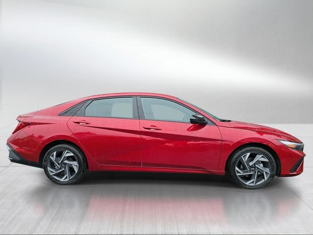 Certified Used 2025 Red Hyundai SEL Sport image 2