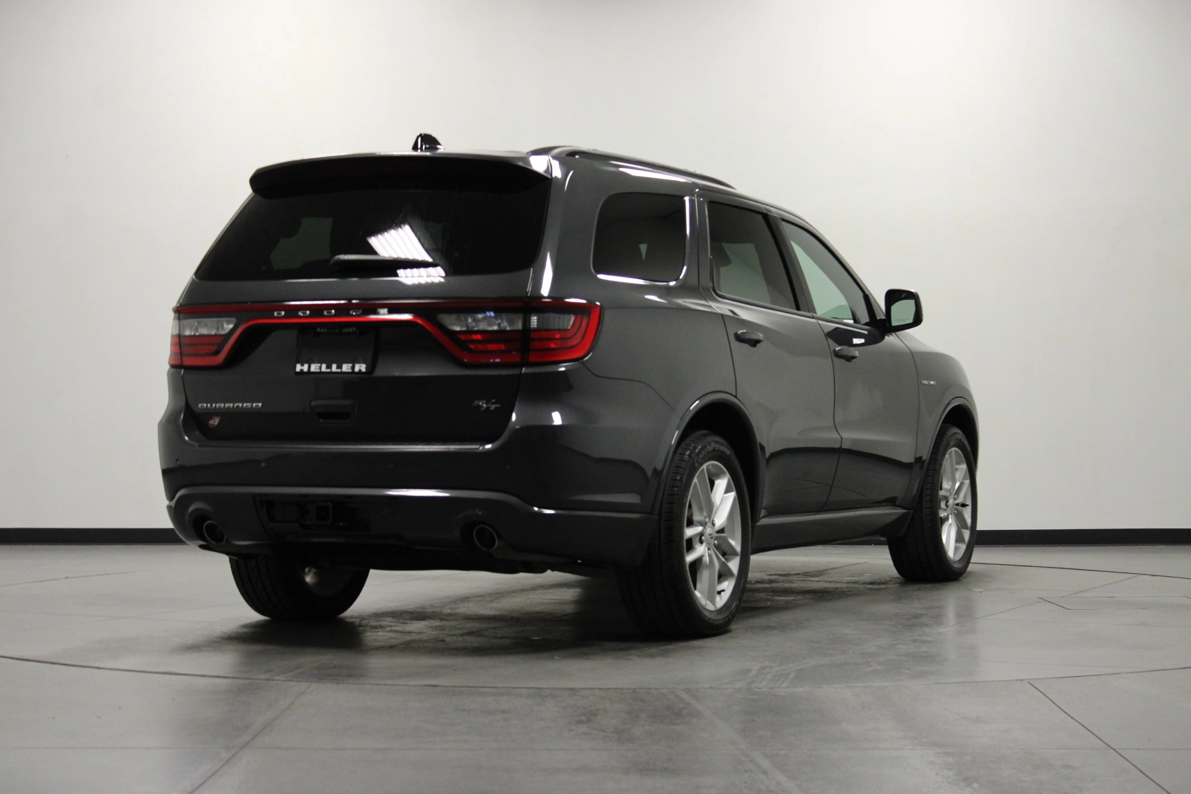 Used 2025 Vapor Gray Dodge R/T Plus image 4