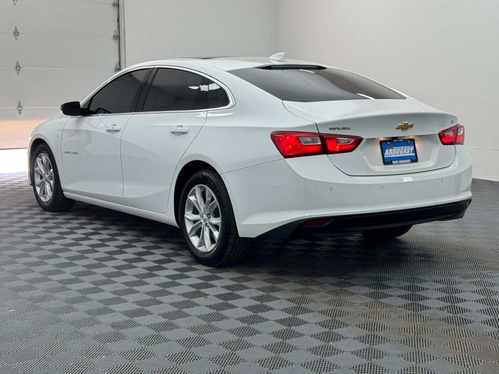 Used 2024 Summit White Chevrolet LT image 11
