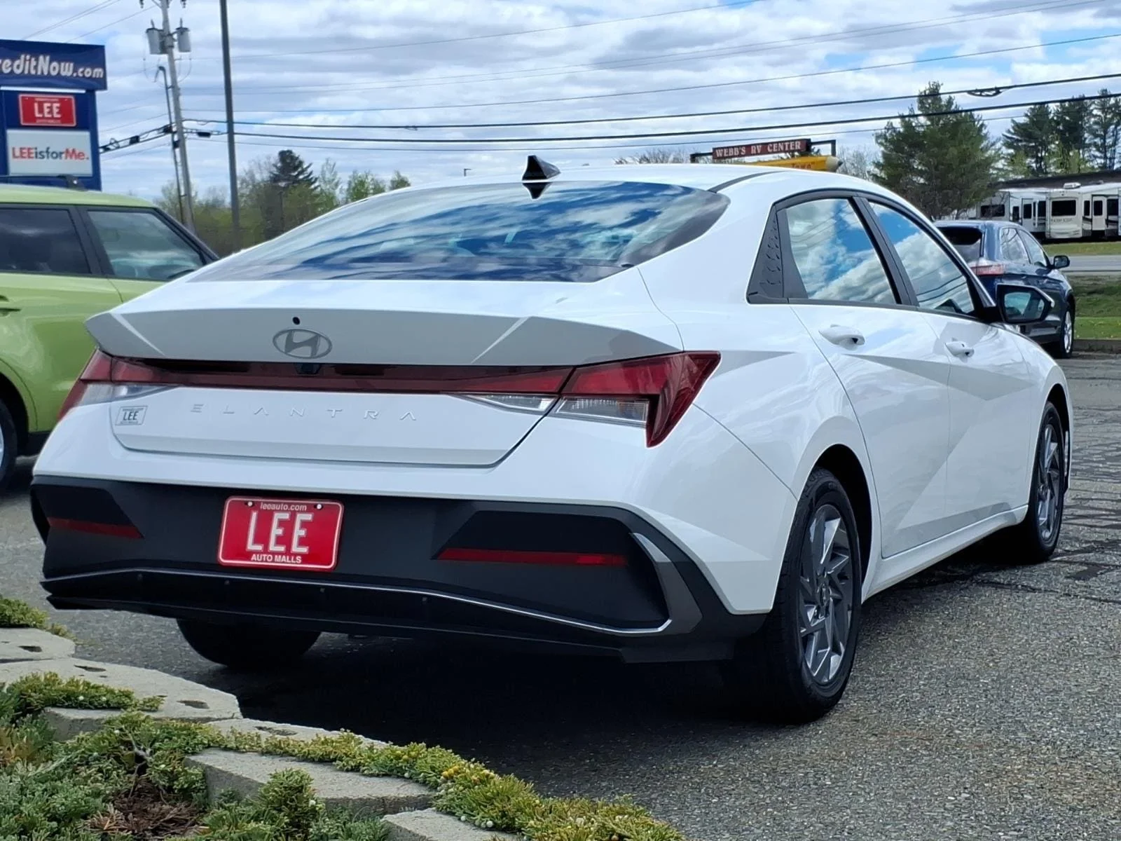 Used 2024 White Hyundai SEL image 6