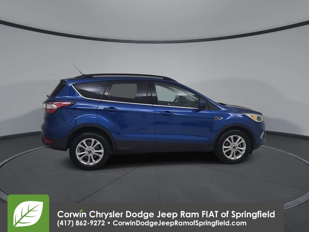 Used 2018 Blue Ford SE image 16