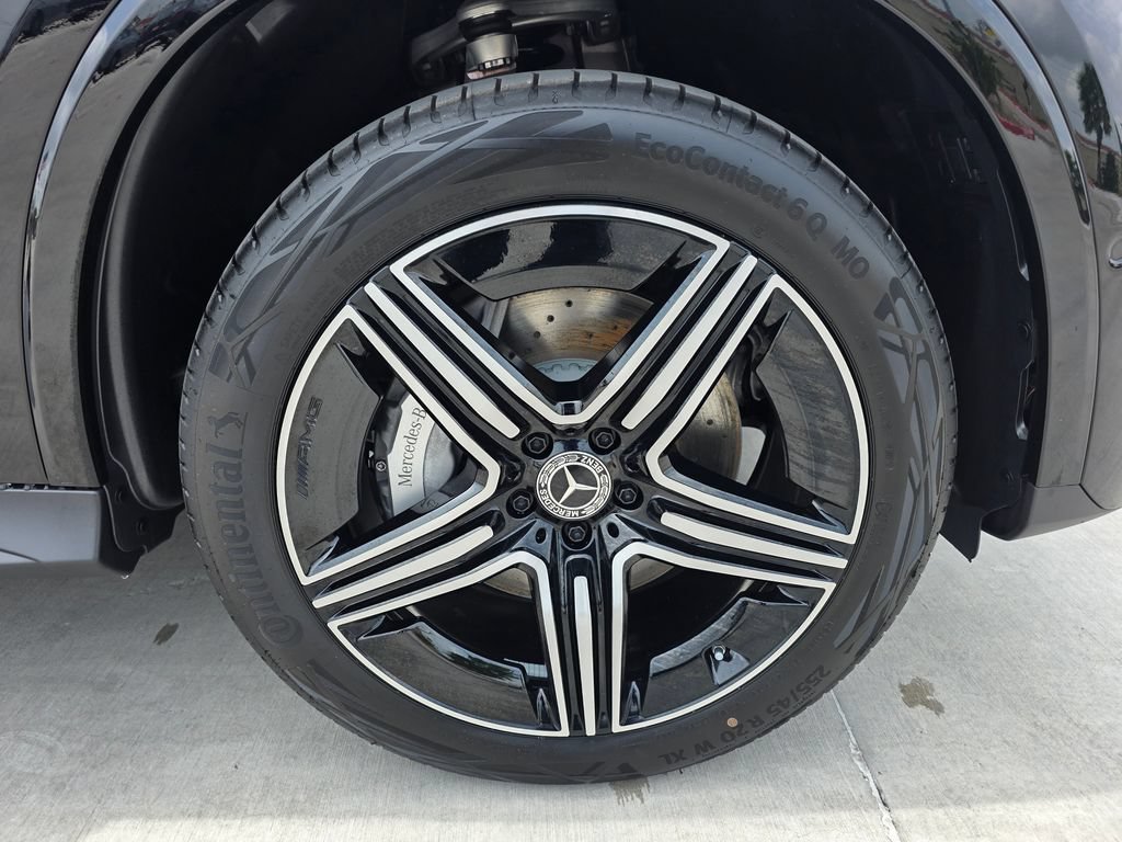 New 2026 Black Mercedes-Benz GLC 300 image 38