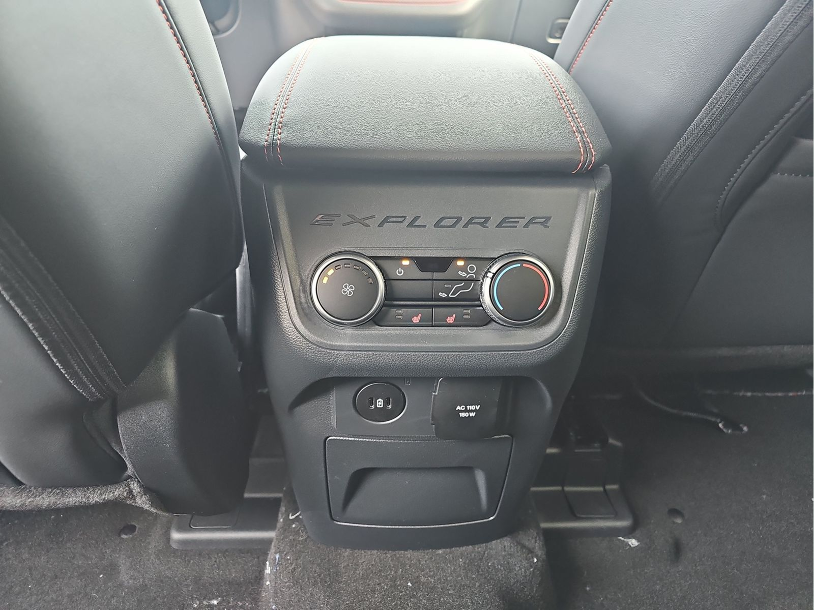 2026 Ford Explorer ST-Line - Photo 13