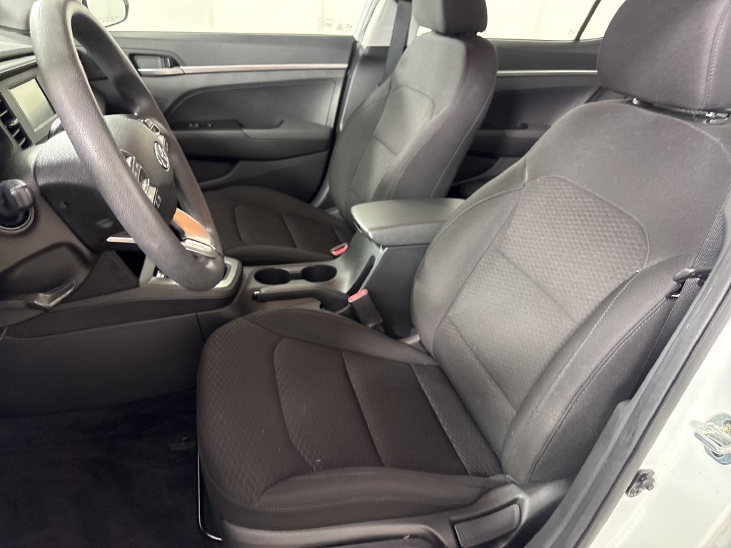 Used 2019 White Hyundai SE image 11