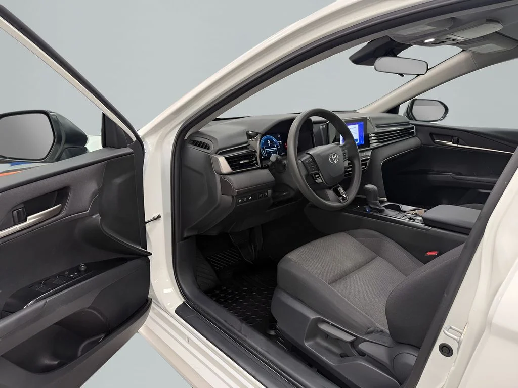 Used 2025 White Toyota LE image 10