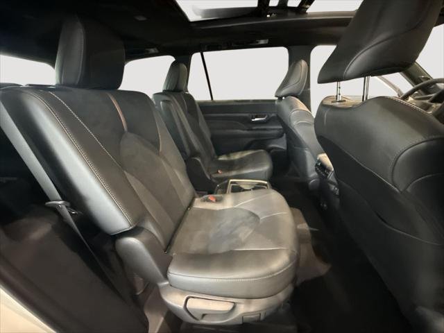 Certified Used 2026 PLATINUM WHITE PEARL MC. Toyota  image 20