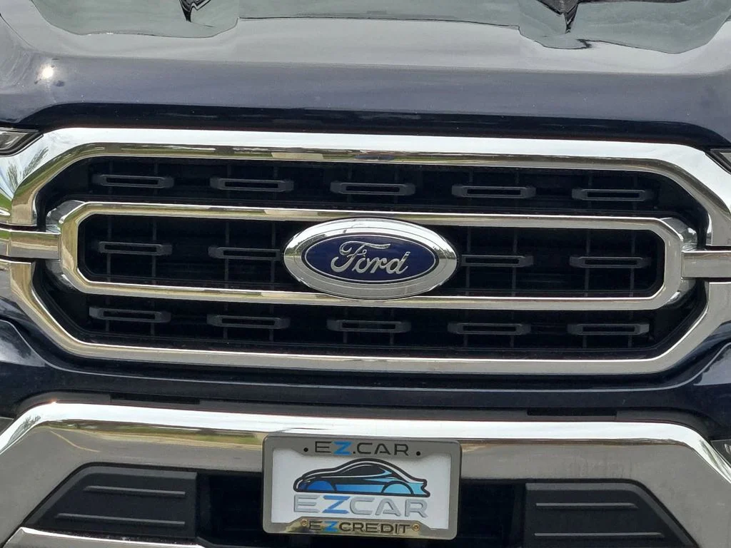 Used 2023 Blue Metallic Ford XLT image 18