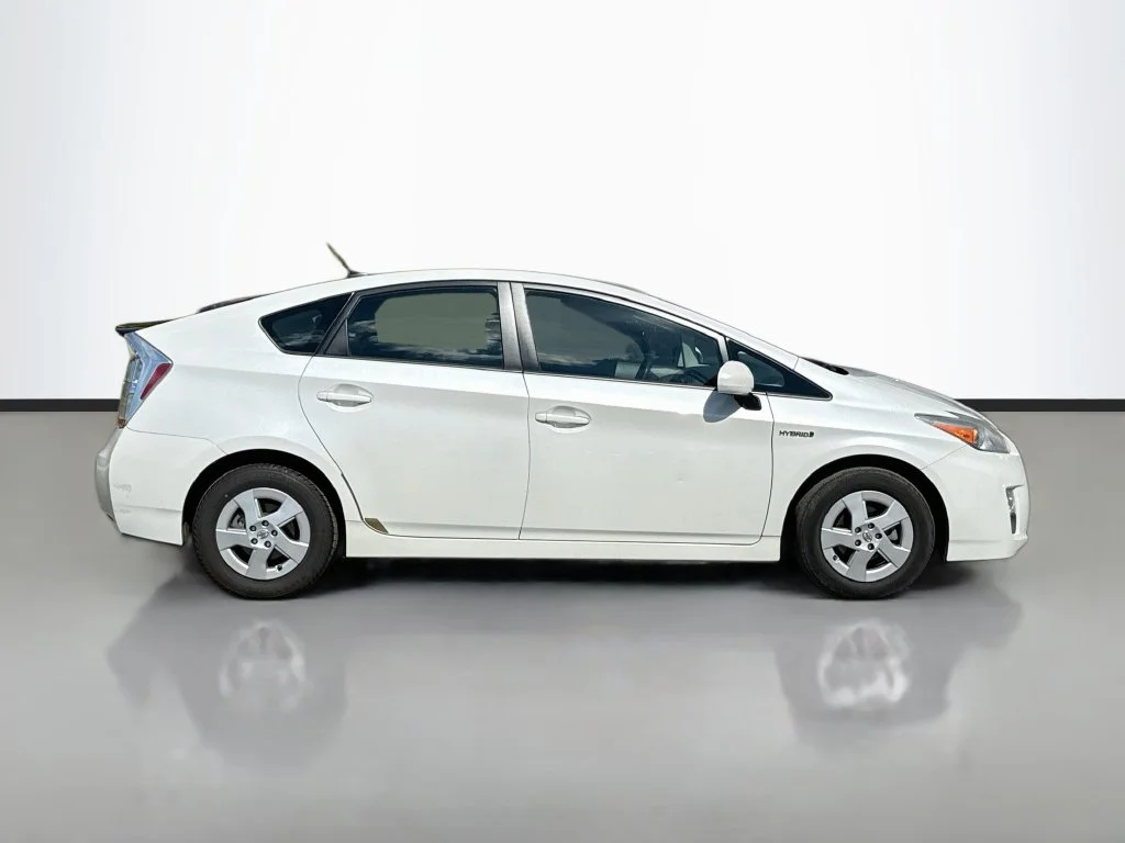 Used 2011 Blizzard Pearl Toyota Two image 8