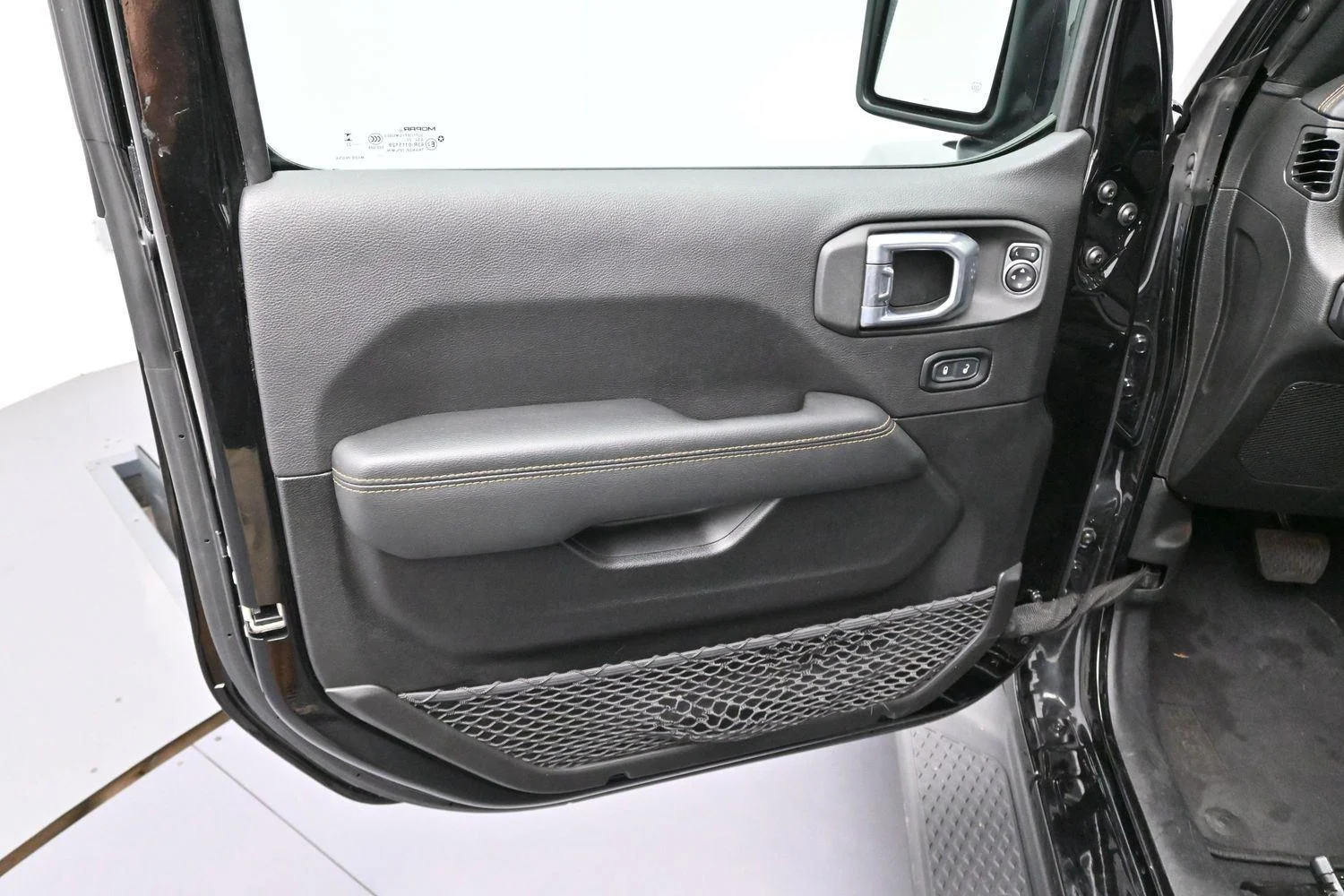 Used 2023 Black Clearcoat Jeep High Altitude image 9