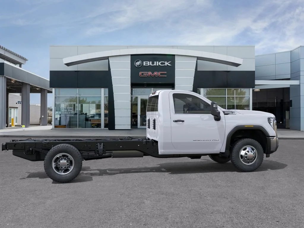 New 2026 Summit White GMC Pro image 5