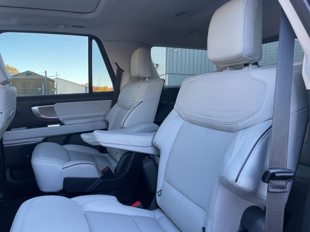 Used 2025 Black Ford Platinum image 31