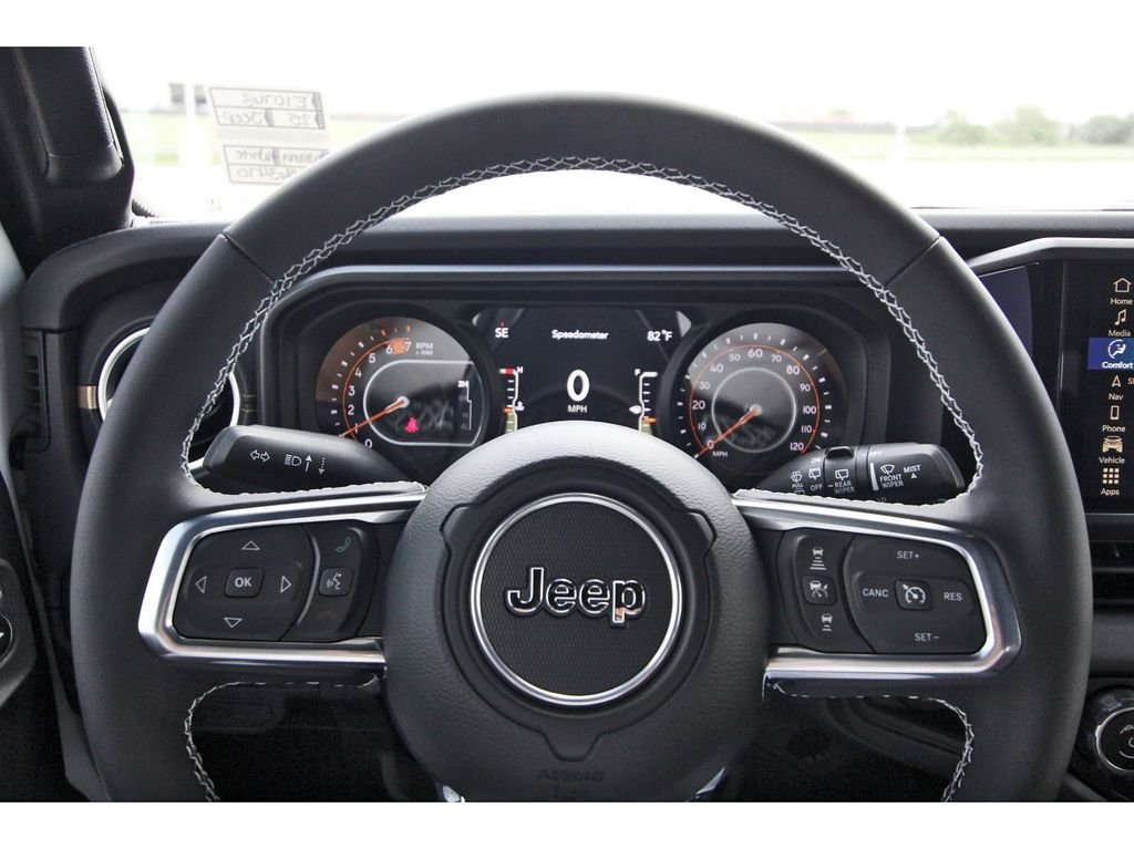 2025 Jeep Wrangler 4-Door Sahara - Photo 13