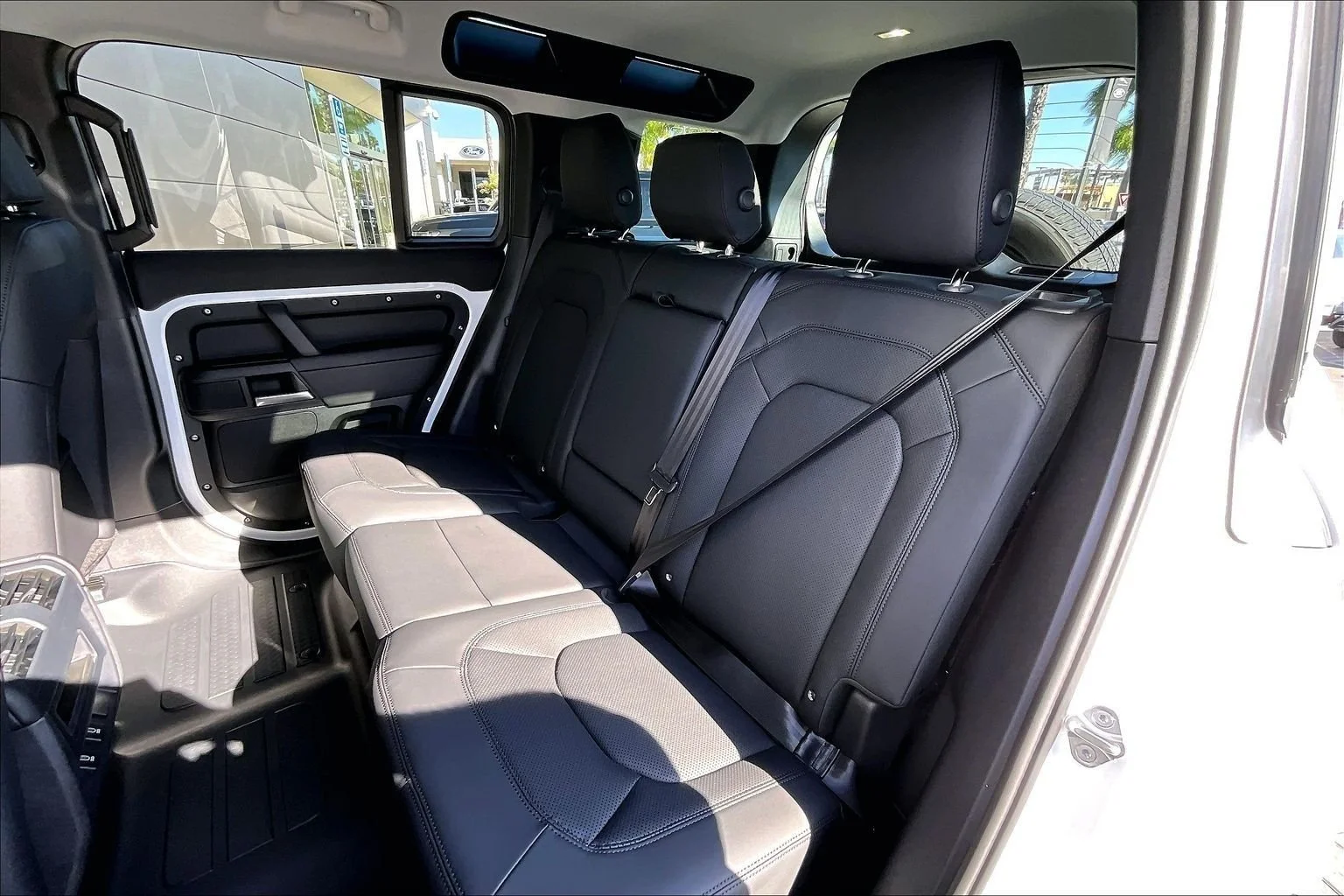 New 2026 Fuji White LAND ROVER S image 10