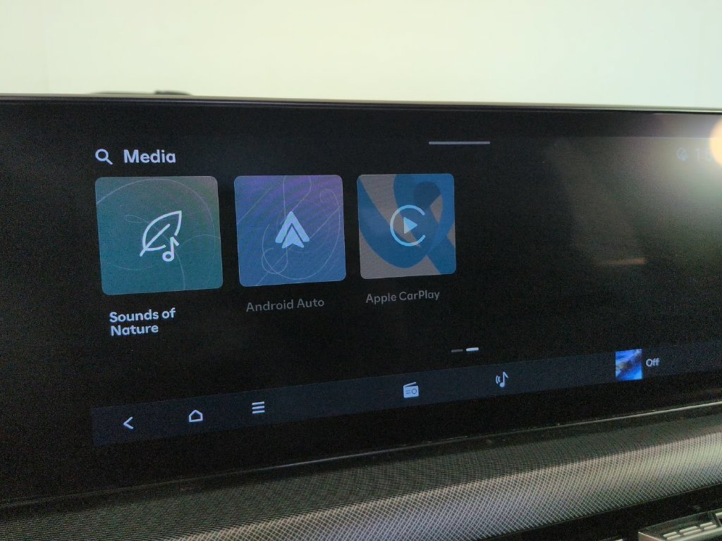 Used 2025 Red Hyundai SEL image 33