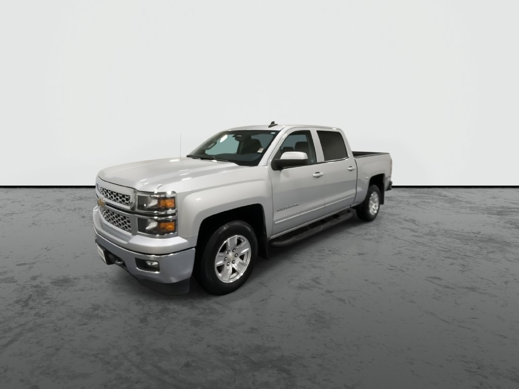 Used 2015 SILVER ICE METALLIC Chevrolet LT image 4